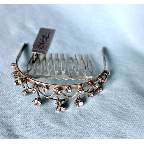 Mariell mini tiara - Picture 3 of 3